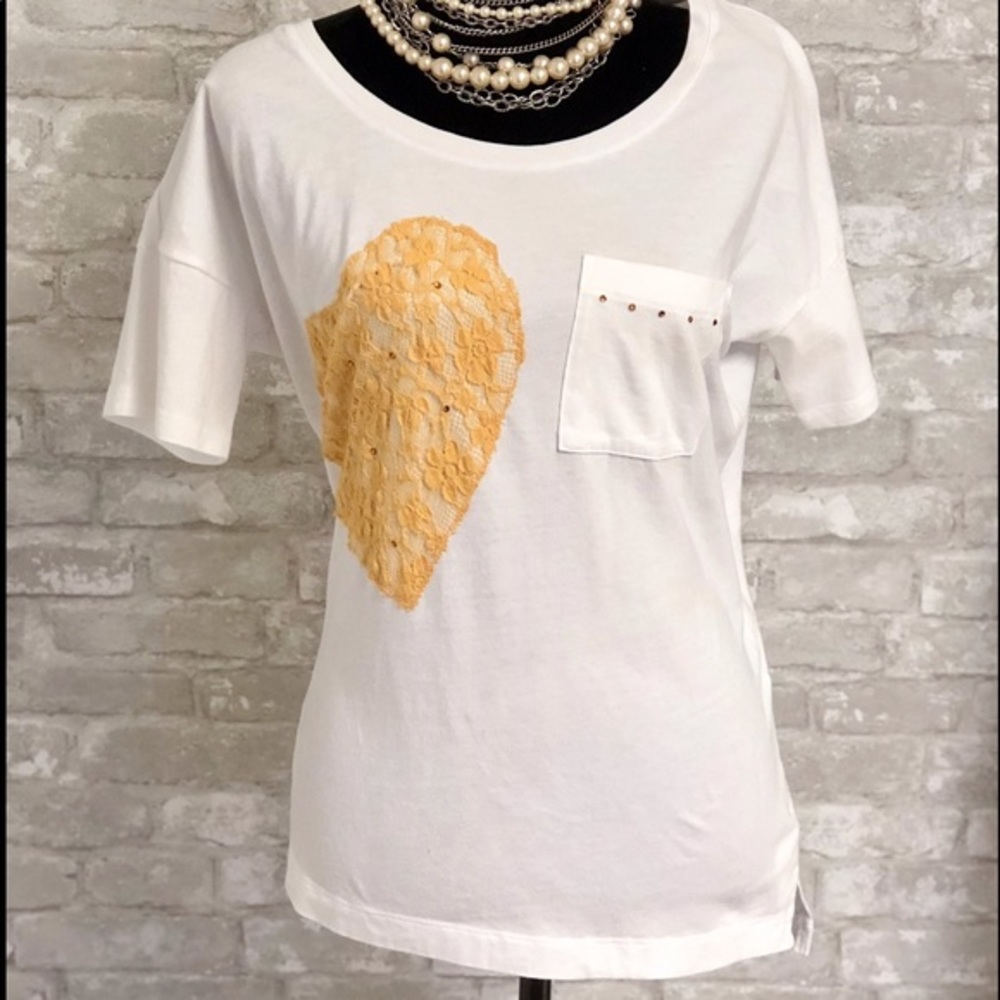 Yellow Lace Heart T-Shirt Women Size Large…